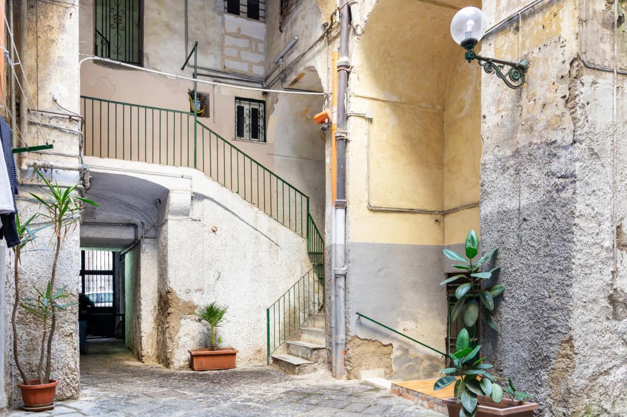 Oui Tree Apartment Naples Exterior photo